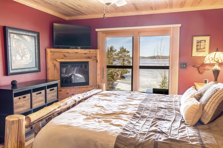 Northwoods Lakefront Retreat on Frazer Bay - Tower, Minnesota