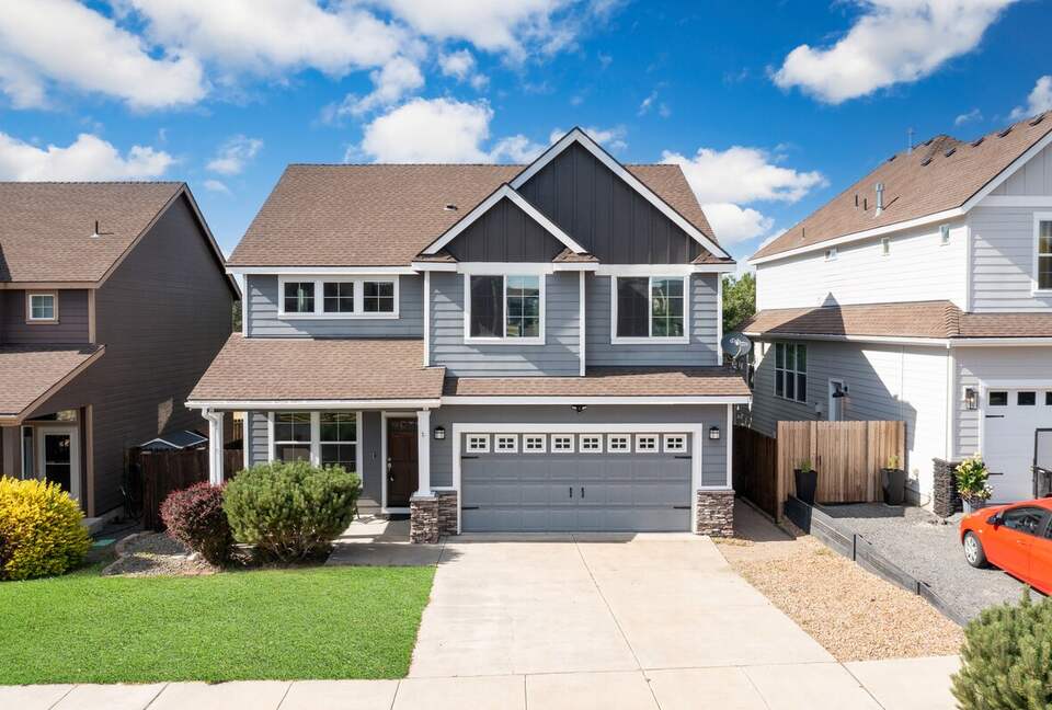 Canal Trail Retreat | Hot Tub & Deck Near Downtown Bend - Bend, Oregon