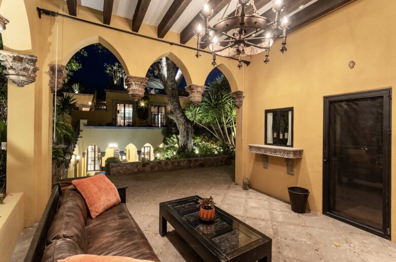 Private Centro Sanctuary with Parroquia Sightlines - San Miguel de Allende, Mexico