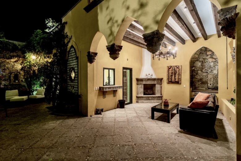 Private Centro Sanctuary with Parroquia Sightlines - San Miguel de Allende, Mexico