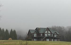 Retraite dans une maison en rondins de la vallée de Shenandoah avec vue sur les montagnes - Bentonville, Virginie