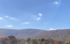 Retraite dans une maison en rondins de la vallée de Shenandoah avec vue sur les montagnes - Bentonville, Virginie