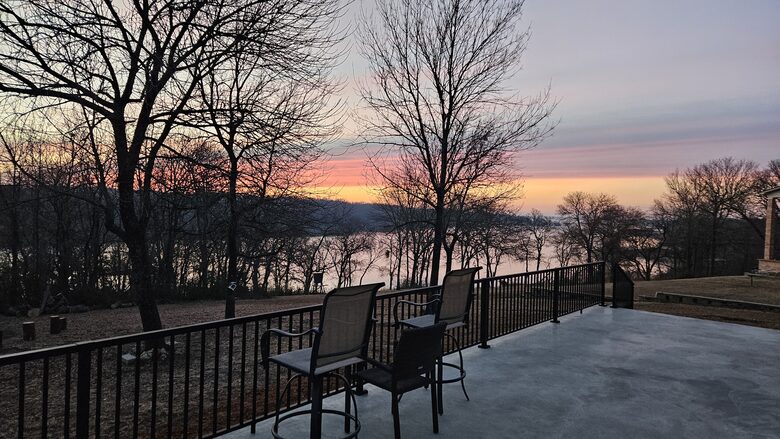 Relaxed Lake Texoma Home with Water Views - Kingston, Oklahoma