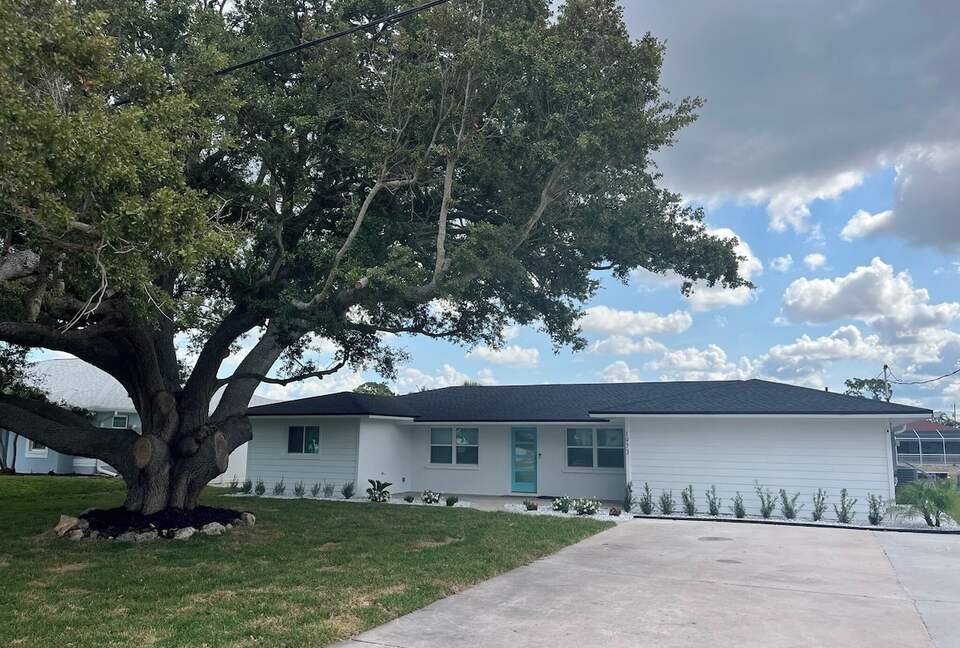 Canal-Front Florida Retreat with Private Dock and Pool Near Manasota Key - Englewood, Florida