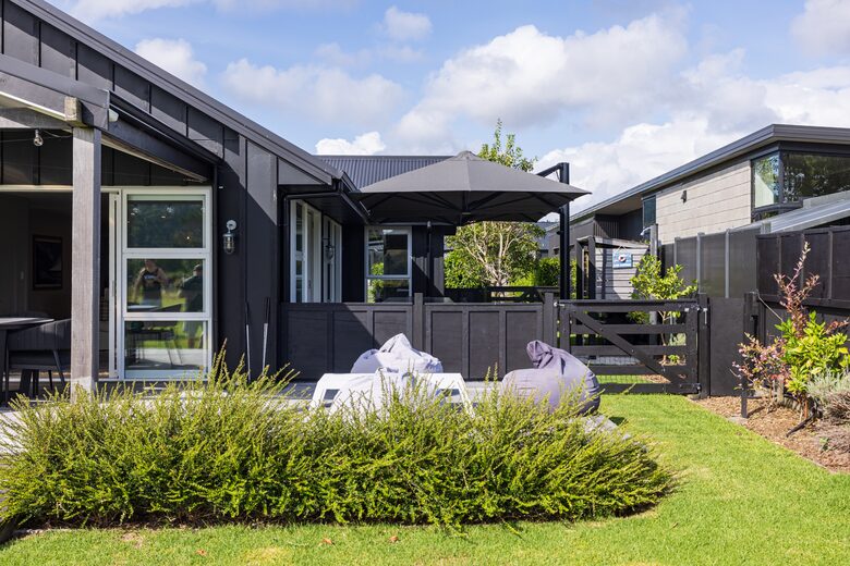 Relaxed Waterfront Location, Cooks Beach, Coromandel - Whitianga, New Zealand