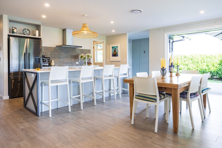 Relaxed Waterfront Location, Cooks Beach, Coromandel - Whitianga, New Zealand