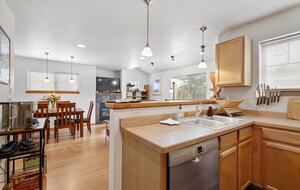 Comfortable Midtown Bozeman Townhome Near Downtown - Bozeman, Montana