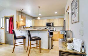 Comfortable Midtown Bozeman Townhome Near Downtown - Bozeman, Montana