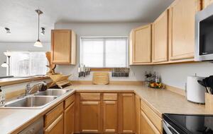 Comfortable Midtown Bozeman Townhome Near Downtown - Bozeman, Montana