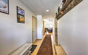 Comfortable Midtown Bozeman Townhome Near Downtown - Bozeman, Montana