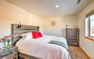 Comfortable Midtown Bozeman Townhome Near Downtown - Bozeman, Montana