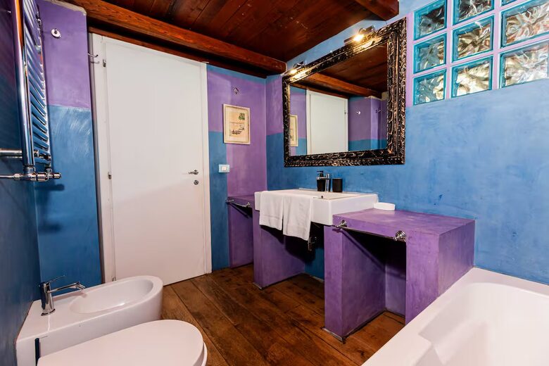 Spacious 19th-Century Apartment Overlooking Diocletian’s Baths - Rome, Italy