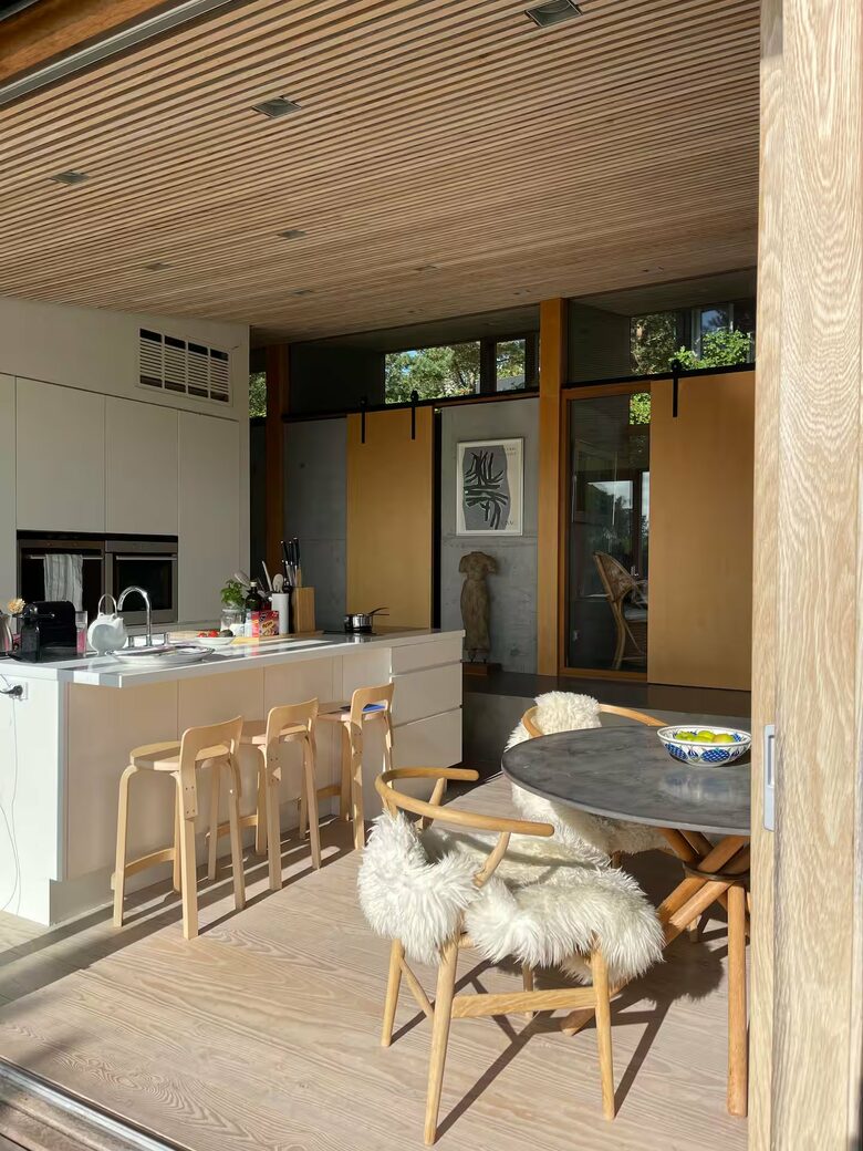 The Summerhouse: Artful Living on the Water - Ebeltoft, Denmark