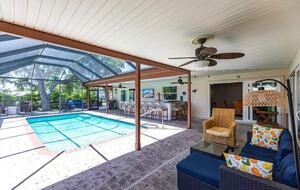 Siesta Key Canal-front Retreat - Sarasota, Florida