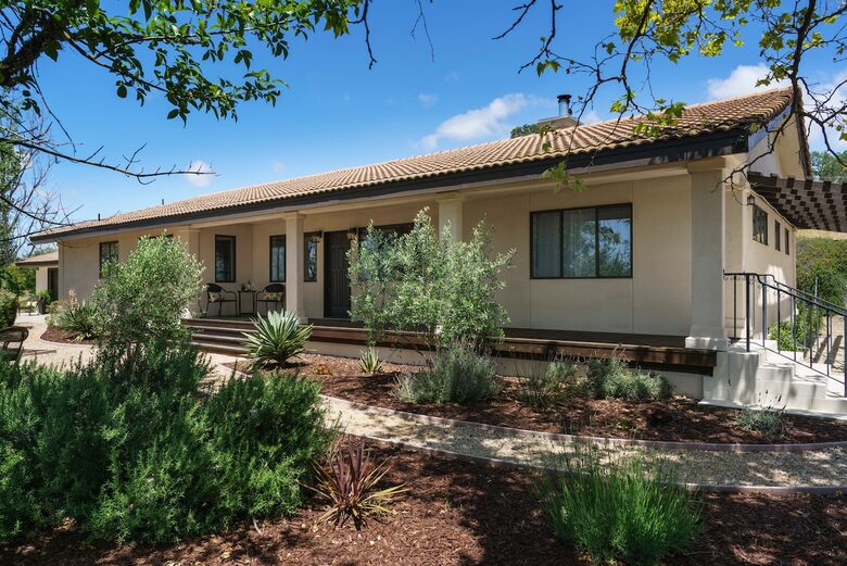 Private Vineyard Estate Retreat in Paso Robles Willow Creek District - Paso Robles, California