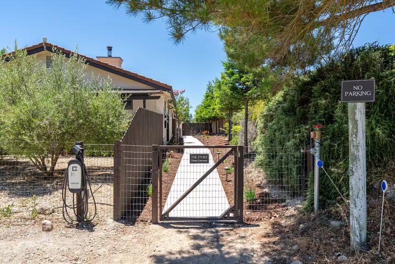Wine Country Escape with Panoramic Vineyard Views - Paso Robles, California