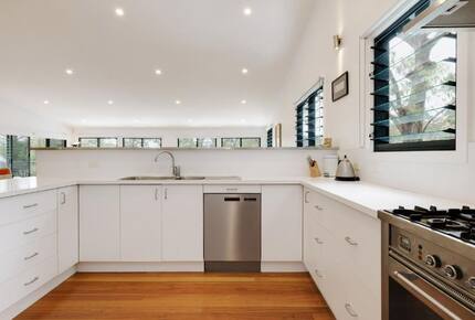 Elevated Bush Retreat with Bay Views Near Lobster Beach - Pretty Beach, Australia