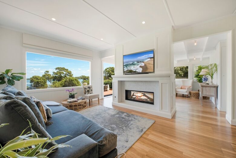 Absolute Bayfront Coastal Escape in Culburra Beach - Culburra Beach, Australia