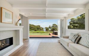 Absolute Bayfront Coastal Escape in Culburra Beach - Culburra Beach, Australia