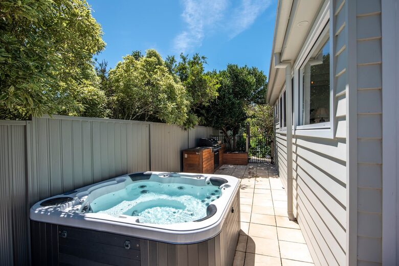 Absolute Bayfront Coastal Escape in Culburra Beach - Culburra Beach, Australia