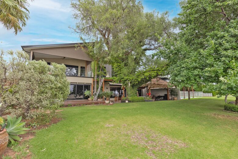 Lake Boga Waterfront Sanctuary with Private Jetty - Lake Boga, Australia
