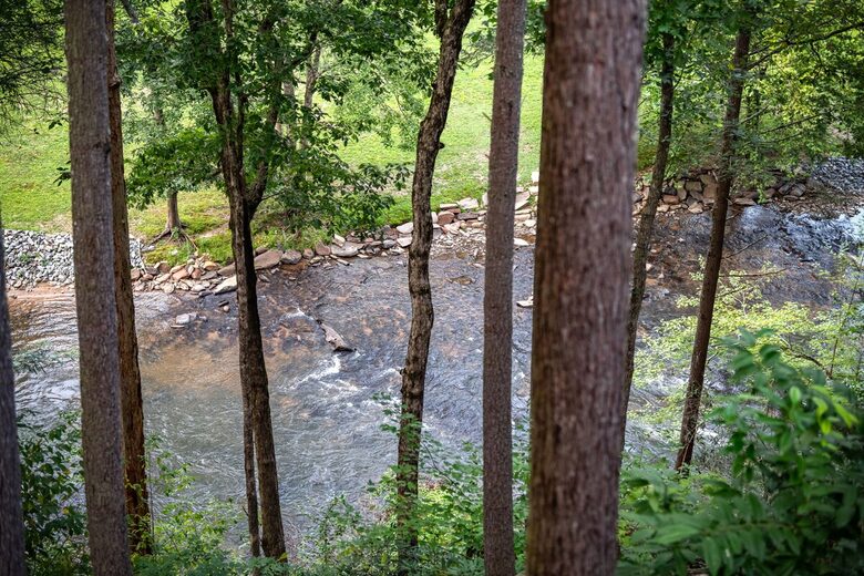 Modern Mountain Retreat on Mountaintown Creek - Ellijay, Georgia