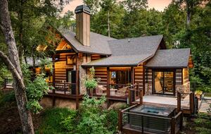 Modern Mountain Retreat on Mountaintown Creek - Ellijay, Georgia