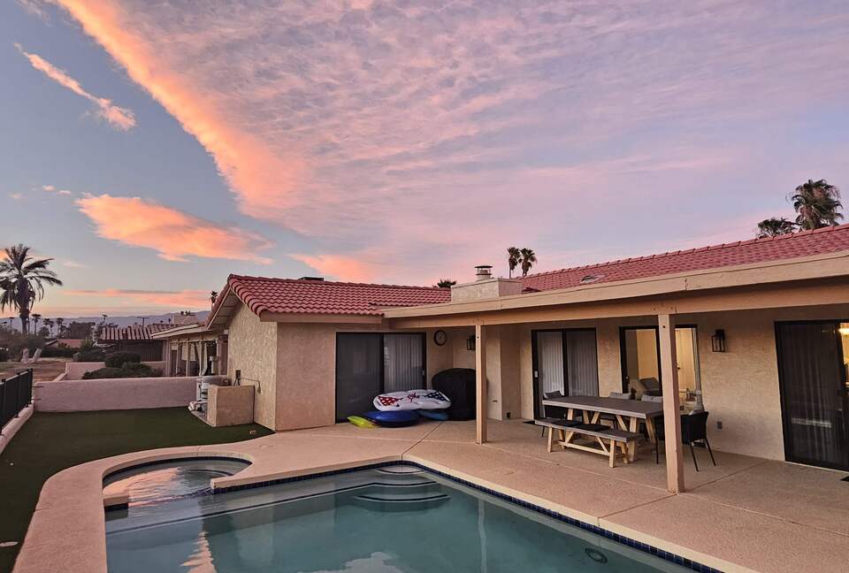 Fairway Living with Private Guest Casita - Palm Desert, California
