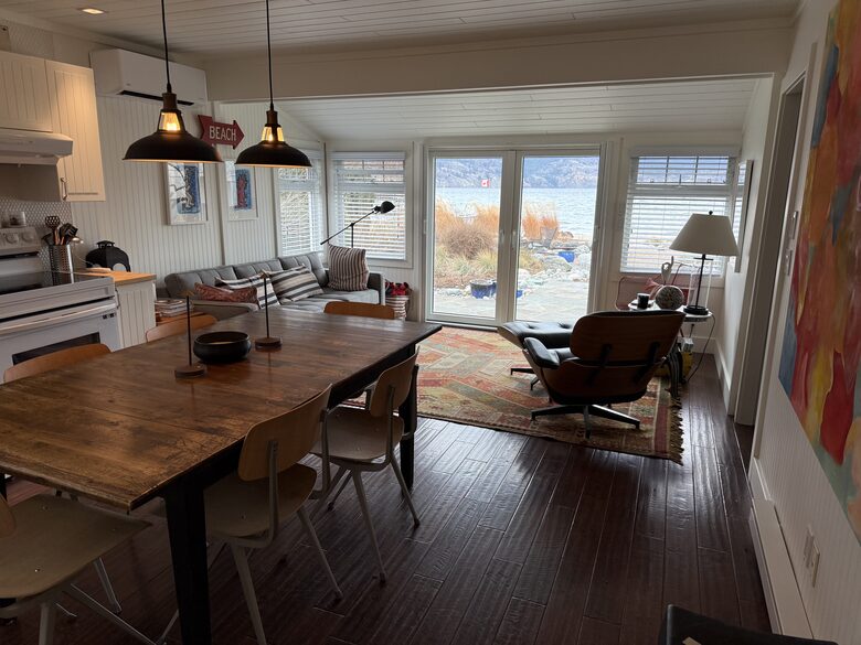 Okanagan Lakefront Retreat with Private Dock - Summerland, Canada