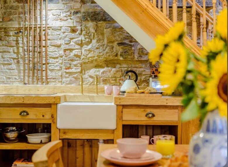 Charming Abbey-View Cottage - Whitby, United Kingdom