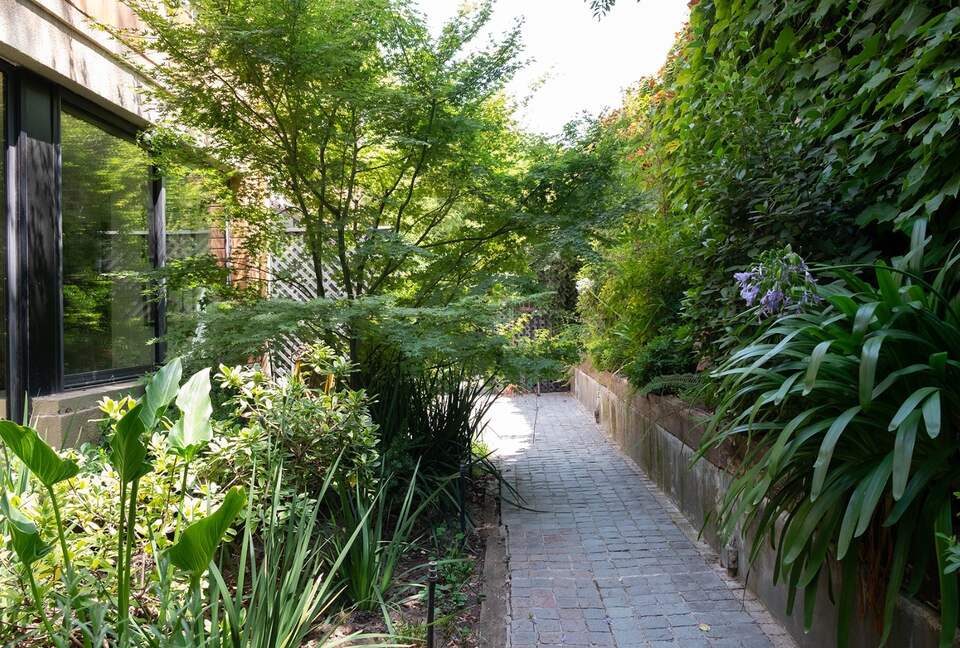 Secluded Garden Living in Santiago‘s Most Desirable Enclave - Vitacura, Chile