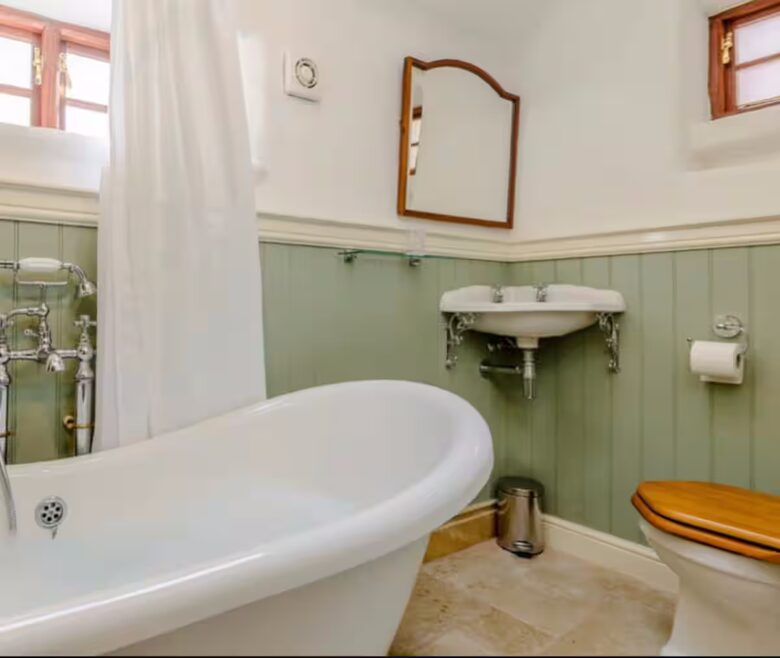 Charming Abbey-View Cottage - Whitby, United Kingdom