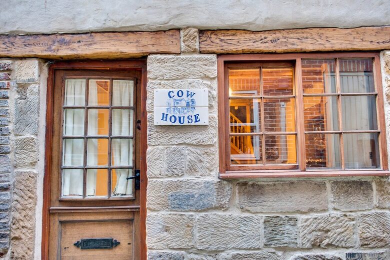 Charming Abbey-View Cottage - Whitby, United Kingdom