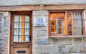Charming Abbey-View Cottage - Whitby, United Kingdom