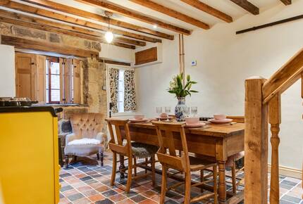 Charming Abbey-View Cottage - Whitby, United Kingdom