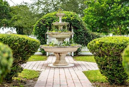 Historic Pool Compound One Block from Melbourne Arts District - Melbourne, Florida