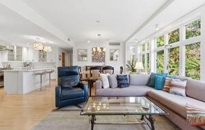 Bainbridge Island Elegant Condo near Ferry - Bainbridge Island, Washington