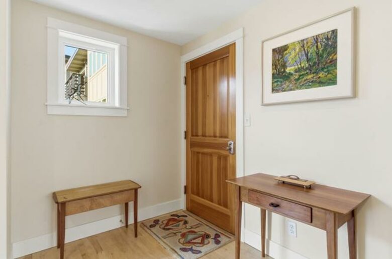 Bainbridge Island Elegant Condo near Ferry - Bainbridge Island, Washington