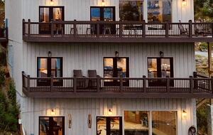 Smoky Mountain Lakeview Lodge | Indoor Pool & Private Dock - Sevierville, Tennessee