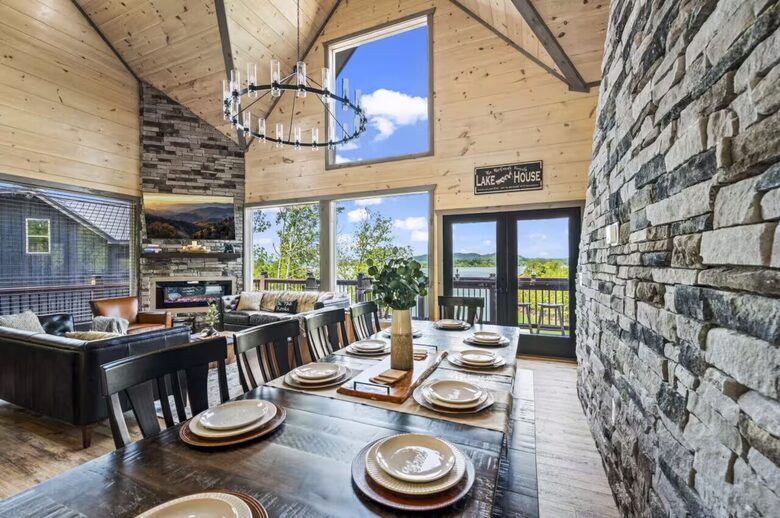 Smoky Mountain Lakeview Lodge | Indoor Pool & Private Dock - Sevierville, Tennessee