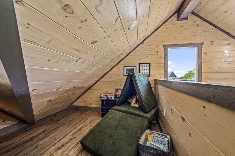Smoky Mountain Lakeview Lodge | Indoor Pool & Private Dock - Sevierville, Tennessee