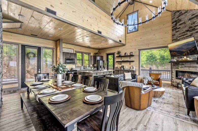 Smoky Mountain Lakeview Lodge | Indoor Pool & Private Dock - Sevierville, Tennessee