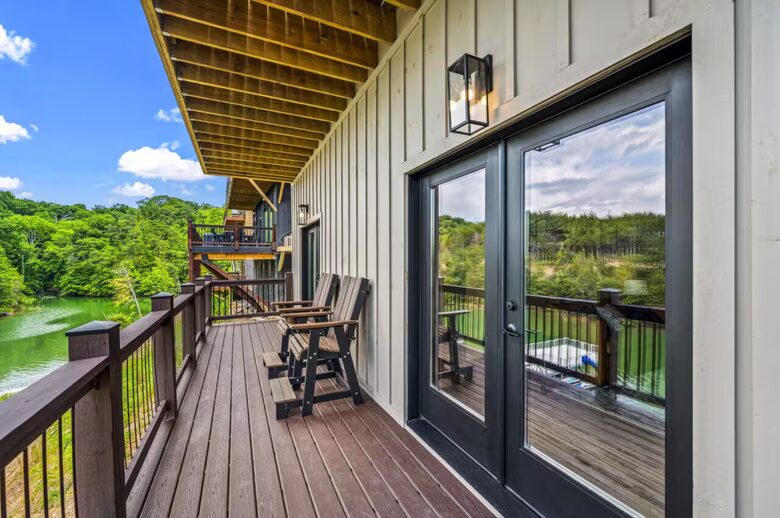 Smoky Mountain Lakeview Lodge | Indoor Pool & Private Dock - Sevierville, Tennessee