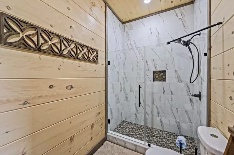 Smoky Mountain Lakeview Lodge | Indoor Pool & Private Dock - Sevierville, Tennessee