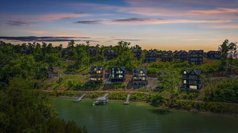 Smoky Mountain Lakeview Lodge | Indoor Pool & Private Dock - Sevierville, Tennessee