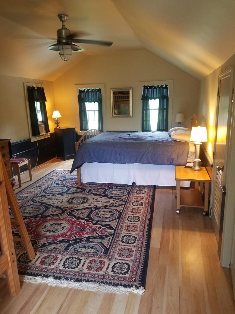 Classic Cape Retreat Near Sea Street Beach - East Dennis, Massachusetts