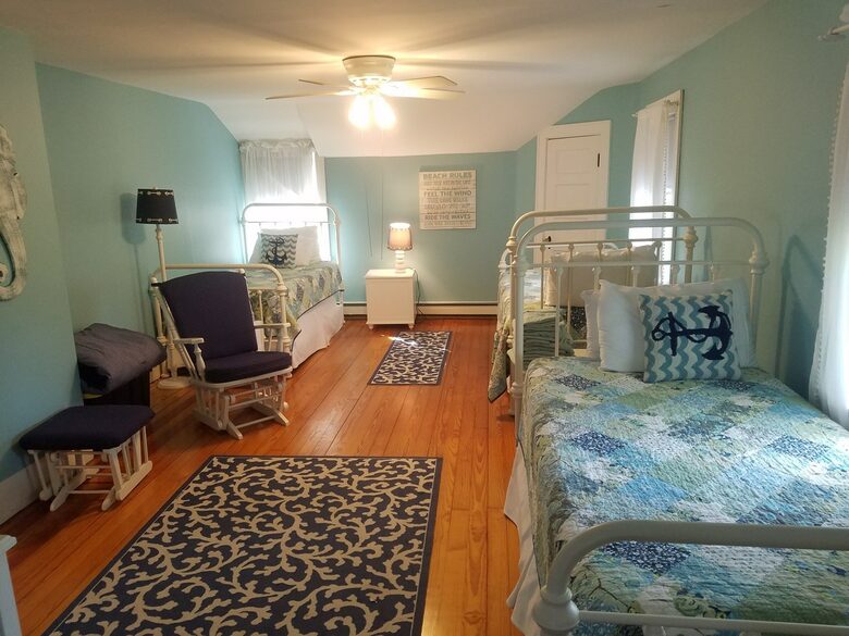 Classic Cape Retreat Near Sea Street Beach - East Dennis, Massachusetts