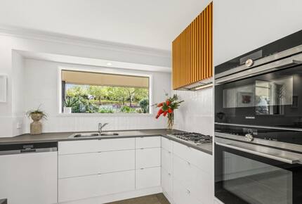 Miravino Vineyard Retreat with Sauna & Spa - McLaren Vale, Australia