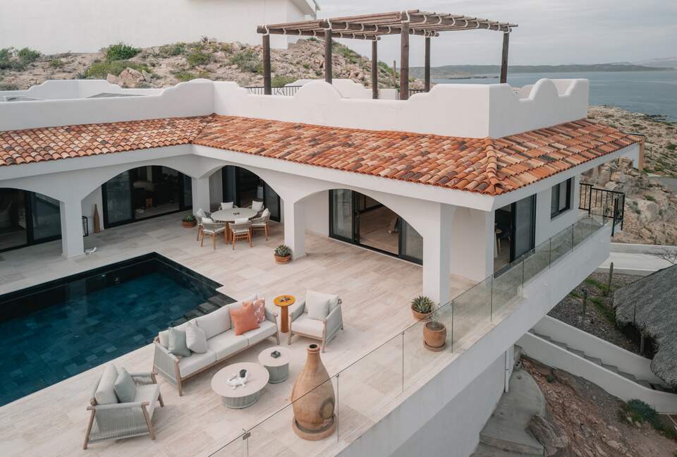 Casa Mantarraya | Modern Off-Grid Sanctuary Above the Sea of Cortez - Puerto Mexia, Mexico