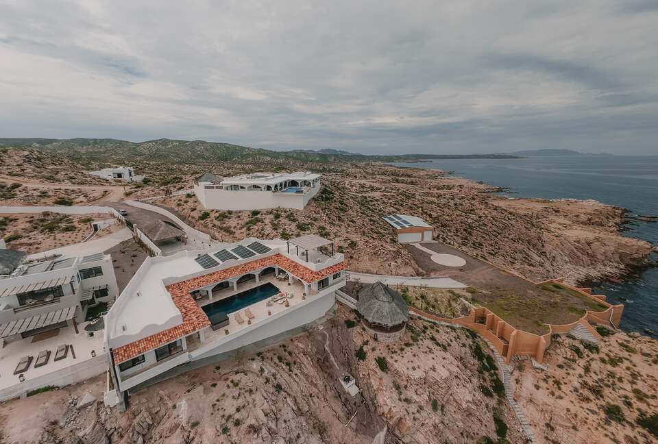 Casa Mantarraya | Modern Off-Grid Sanctuary Above the Sea of Cortez - Puerto Mexia, Mexico